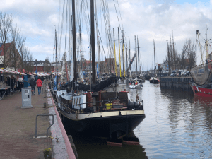 Vlootdag Harlingen - Innenhafen mit Segelschiffen
