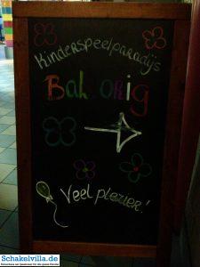 AEOLUS 11 Ballorig Spielparadies im AEOLUS Technilogiepyramide Outdoorspielplatz und Indoorspielplatz in Sexbierum - Schakelvilla Ferienhaus für die ganze Familie in Makkum am IJsselmeer