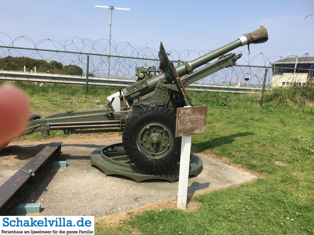 Geschütz im Kazemattenmuseum am Abschlussdeich