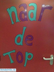 AEOLUS 9 naar de Top im AEOLUS Technilogiepyramide Outdoorspielplatz und Indoorspielplatz in Sexbierum - Schakelvilla Ferienhaus für die ganze Familie in Makkum am IJsselmeer