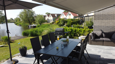 Urlaub im Ferienhaus aussen - Auszeit von Corona - Schakelvilla mit Sauna in Makkum am IJsselmeer