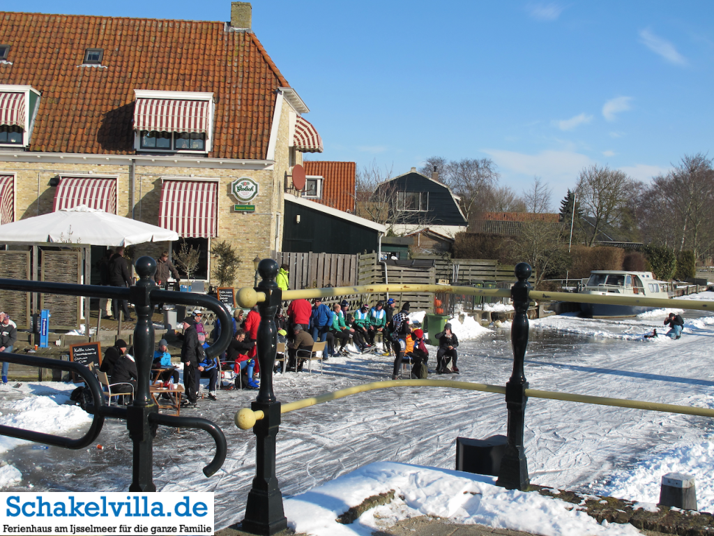 Weihnachten im Ferienhaus am Wasser mit Sauna und Kamin 5 das Leben findet im Winter in Workum draußen statt - Schakelvilla Ferienhaus am IJsselmeer in Makkum