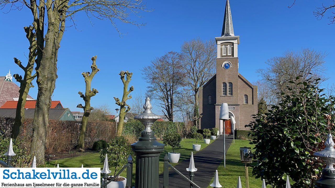 Kirche und Eventlocation Terherne- Schakelvilla Ferienhaus in Makkum am IJsselmeer