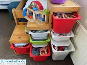 Kinderspielsachen und Kinderfreizeitausstattung 4 Viele Kinderspielsachen im familenfreundlichen Ferienhaus Schakelvilla mit Sauna und Ruderboot in Makkum am IJsselmeer