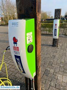 6 Immpower Schnellladestationen am Eingang des Ferienparks in Makkum 6 immpower Schnellladestationen am Eingang des Ferienparks in Makkum - Schakelvilla familienfreundliches Ferienhaus mit Sauna in Makkum am IJsselmeer