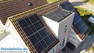 10400 Watt Peak PV-Anlage mit 26 Titan Modulen von Risen und Enphase Wechselrichter 10 Dachostseite - 10.400 Watt Peak PV-Anlage mit 26 Titan Modulen von Risen und Enphase Wechselrichter - nachhaltiges Ferienhaus Schakelvilla