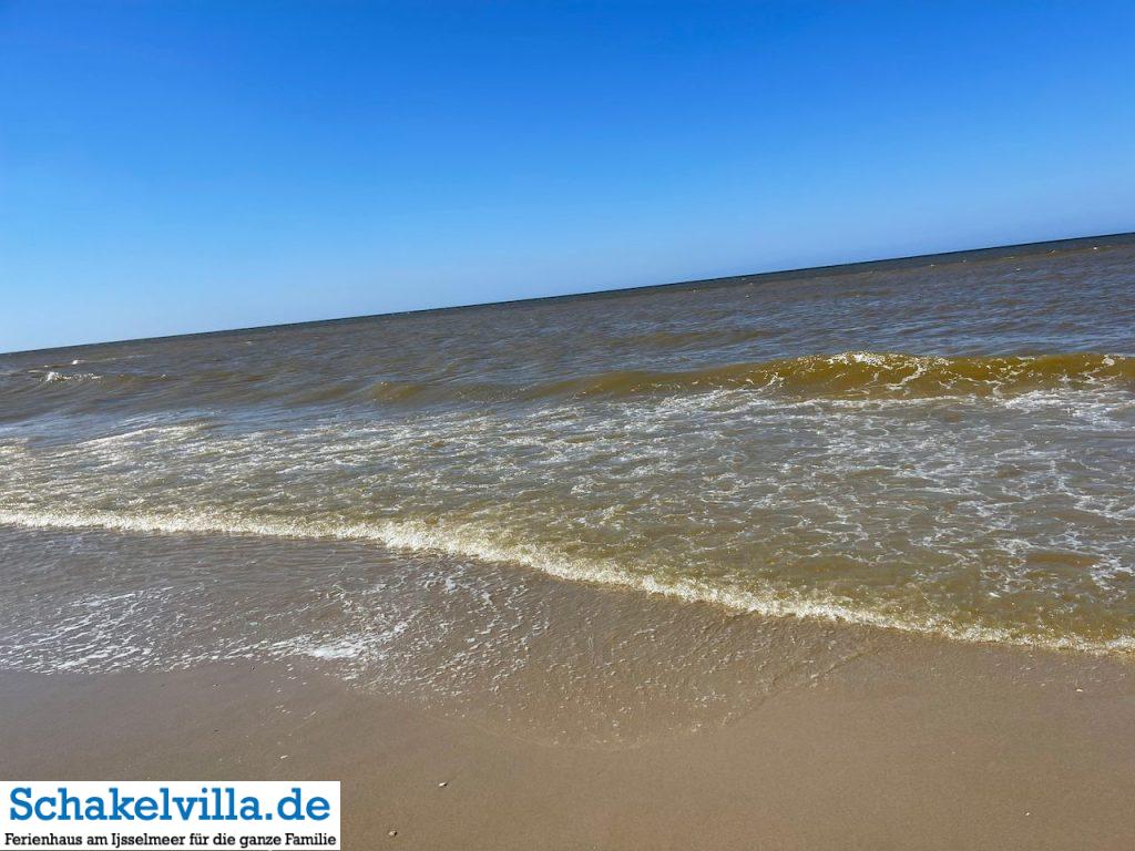 Callantsoog - Nordholland 13 Brandung - Callantsoog - Ausflugstipp Ferienhaus Schakelvilla mit Ruderboot und Sauna in Makkum am IJsselmeer