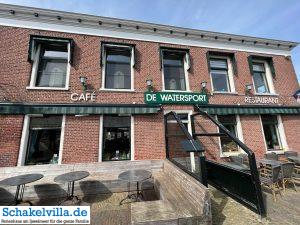 Woudsend 33 Cafe de Watersport - Woudsend - Schakelvilla - Ferienhaus mit Sauna Kamin und Ruderboot am IJsselmeer in Makkum