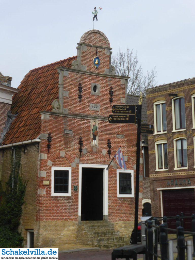 Franeker 18 Gebäude von Anno 1634 Franeker - Schakelvilla Ferienhaus mit Sauna und Ruderboot in Makkum am IJsselmeer