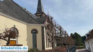 Woudsend 29 Kirche - Woudsend - Schakelvilla - Ferienhaus mit Sauna Kamin und Ruderboot am IJsselmeer in Makkum