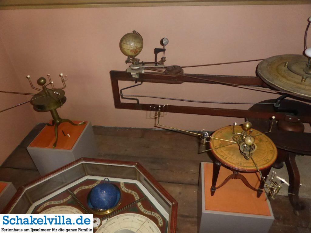Franeker 32 Planetenmodell im Planetarium Franeker - Schakelvilla Ferienhaus mit Sauna und Ruderboot in Makkum am IJsselmeer