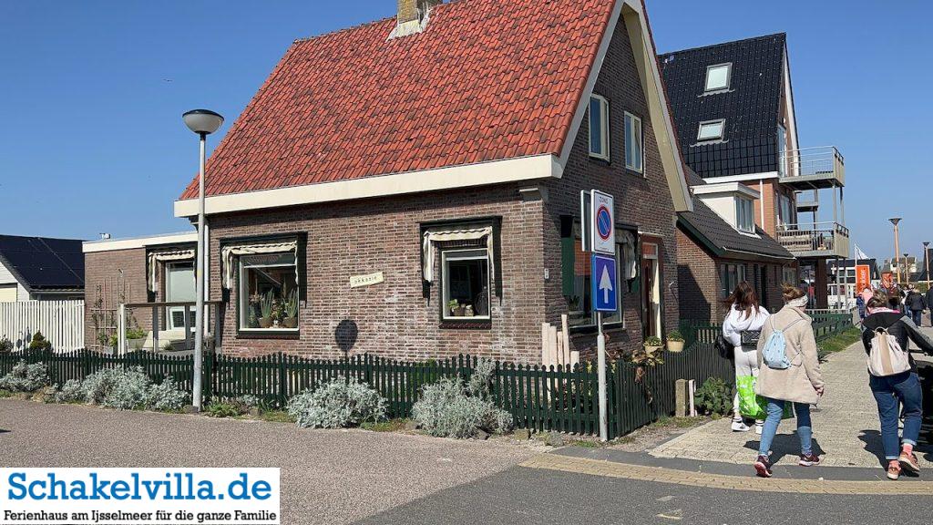 Callantsoog - Nordholland 43 Rundgang durch den Ort - Callantsoog - Ausflugstipp Ferienhaus Schakelvilla mit Ruderboot und Sauna in Makkum am IJsselmeer