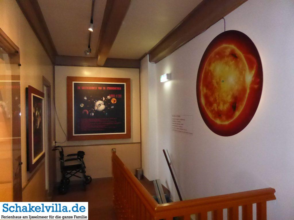 Treppenhaus im Planetarium Franeker - Schakelvilla Ferienhaus mit Sauna und Ruderboot in Makkum am IJsselmeer