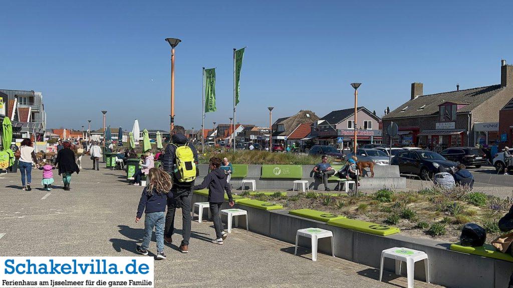 Callantsoog - Nordholland 41 durch den Ort - Callantsoog - Ausflugstipp Ferienhaus Schakelvilla mit Ruderboot und Sauna in Makkum am IJsselmeer