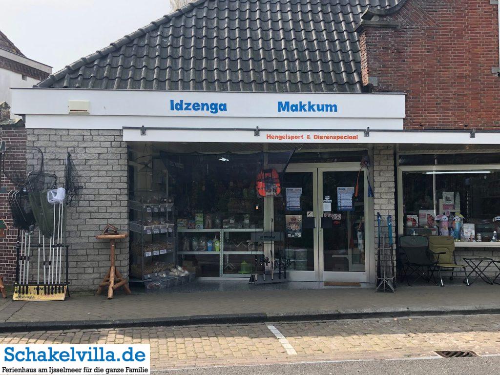 Angeln am Ferienhaus 6 Idzenga Angelgeschäft in Makkum - Schakelvilla Ferienhaus mit Sauna und Ruderboot in Makkum am IJsselmeer