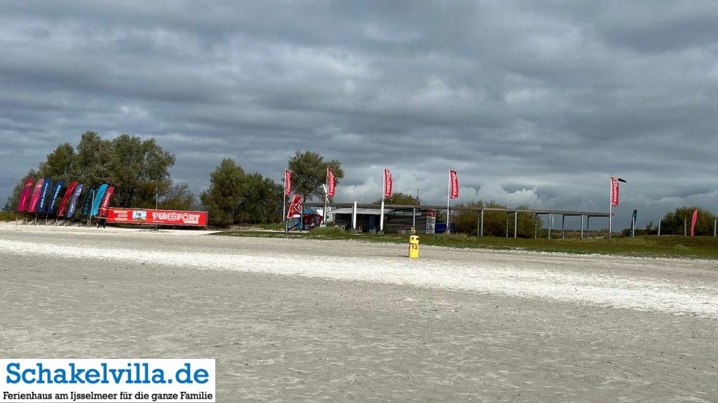 Kite- und Surfparadies in Makkum 4 Surfschule Funsport Makkum - Schakelvilla Ferienhaus mit Sauna Kamin und Ruderboot in Makkum am IJsselmeer