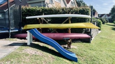 Rutsche - Kajaks - Surfbrett 1 Rutsche - Kajaks - Surfbrett am Ferienhaus Schakelvilla in Makkum am IJsselmeer