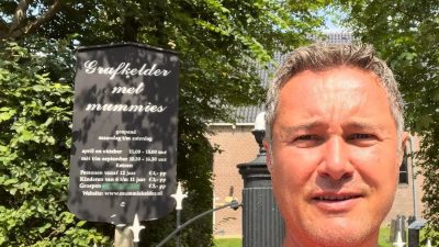 Das Geheimnis von Wiuwert 1 Das Geheimnis von Wiuwert - Mummiekelder Wiuwert - Ausflugstipp von Schakelvilla.de Ferienhaus mir ruderboot und Sauna in Makkum
