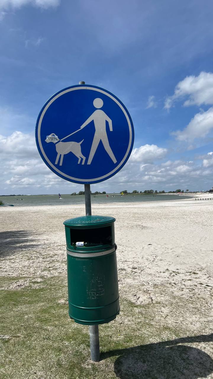 Hunde am Strand Makkum - Hundeauslaufgebiet