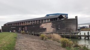 Arche Noah Franeker - Arkmuseum schwimmendes Bibelmuseum in Friesland