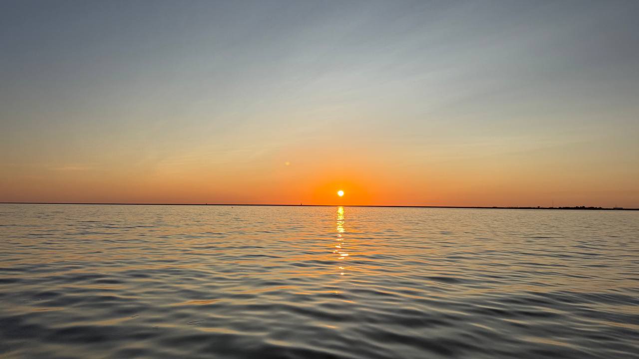 Sonnenuntergang am Strand von Makkum